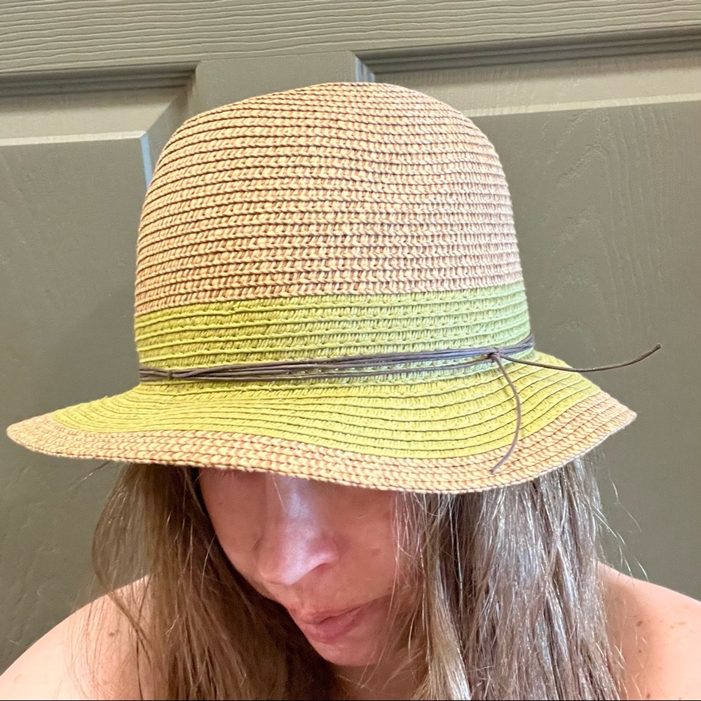 LIKE NEW sunhat! ☀️